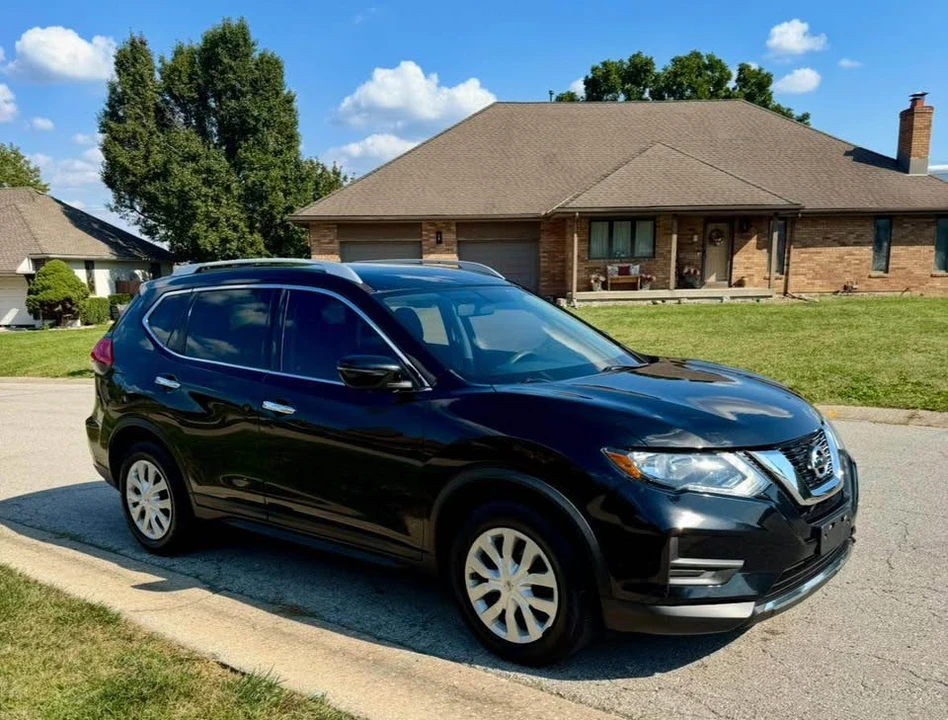 2017 Nissan Rogue - Image 6 of 12