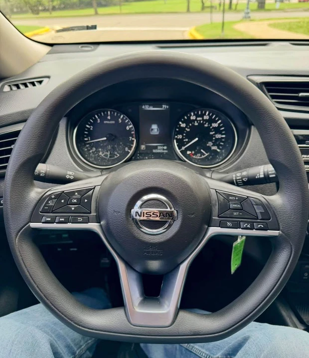 2017 Nissan Rogue - Image 7 of 12