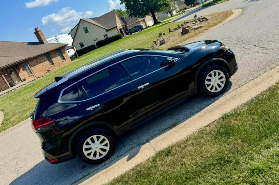 2017 Nissan Rogue - Image 5 of 12