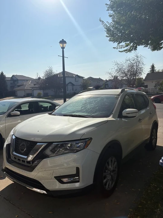 2017 Nissan Rogue - Image 4 of 7