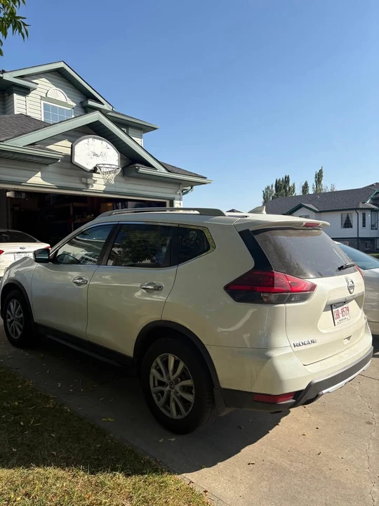 2017 Nissan Rogue - Image 3 of 7