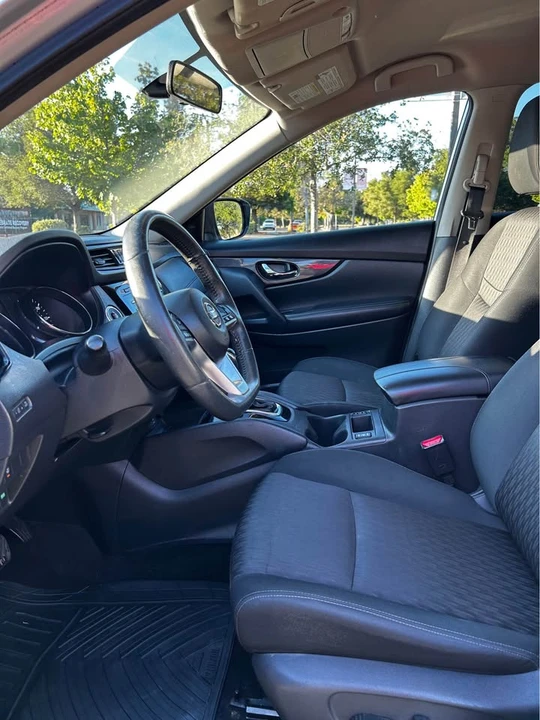 2017 Nissan Rogue - Image 7 of 12