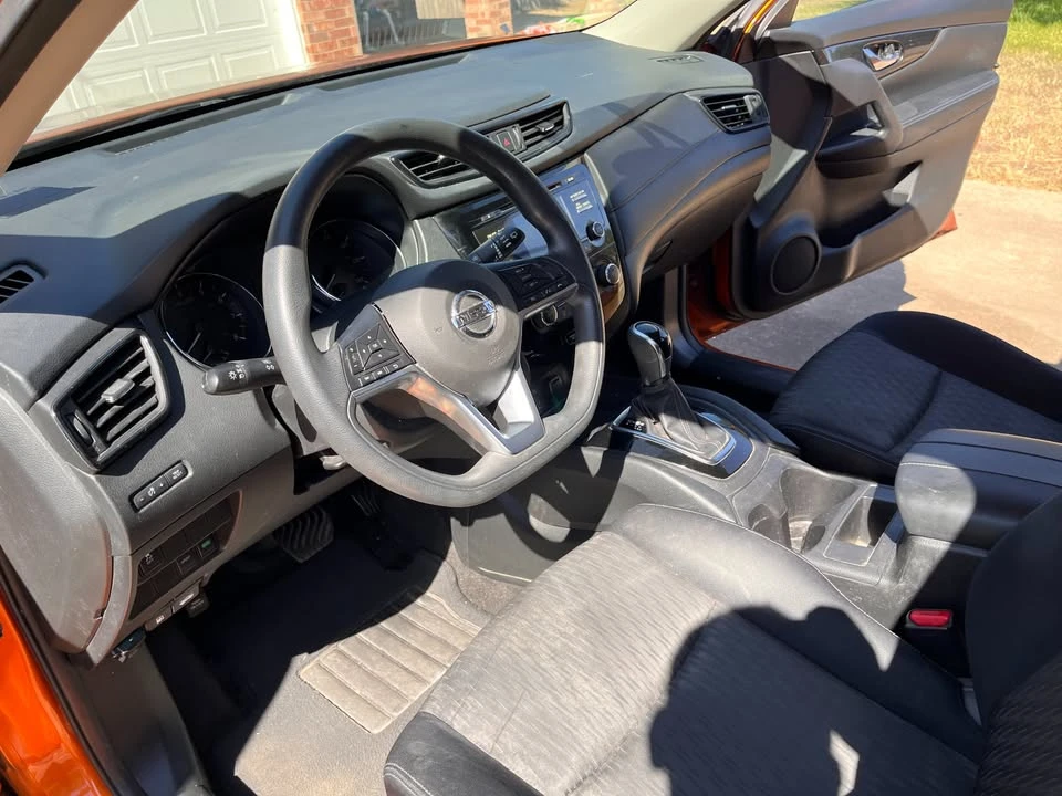 2017 Nissan Rogue - Image 3 of 8