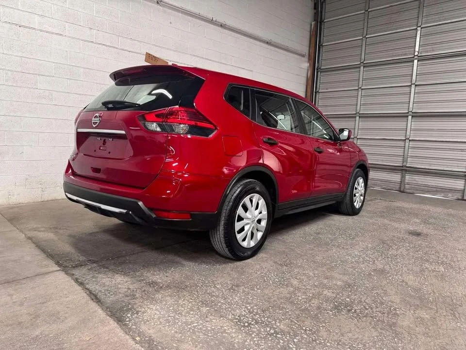 2017 Nissan Rogue - Image 4 of 13