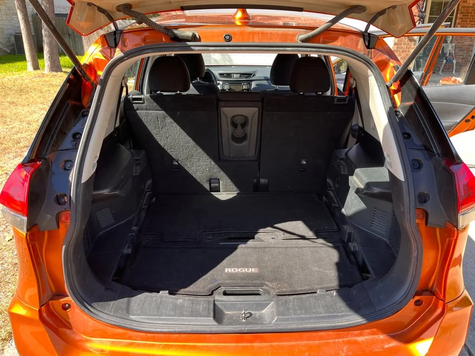 2017 Nissan Rogue - Image 4 of 8