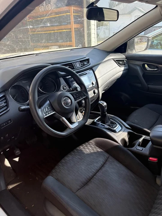 2017 Nissan Rogue - Image 5 of 7
