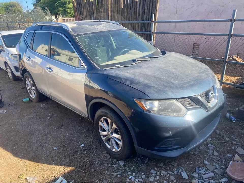 2017 Nissan Rogue - Image 2 of 2