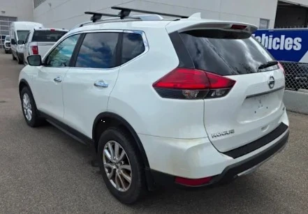 2017 Nissan Rogue - Image 4 of 12