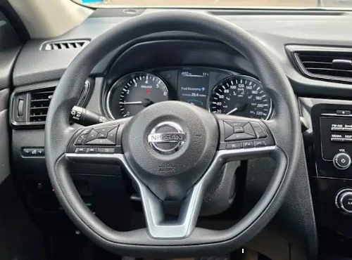 2017 Nissan Rogue - Image 9 of 12