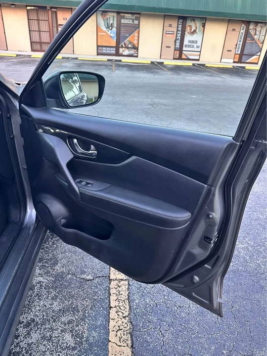 2017 Nissan Rogue - Image 13 of 13