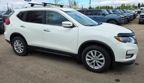2017 Nissan Rogue - Image 2 of 12