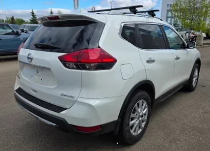 2017 Nissan Rogue - Image 3 of 12