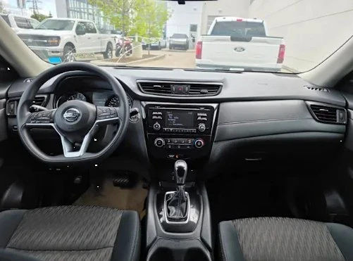 2017 Nissan Rogue - Image 8 of 12