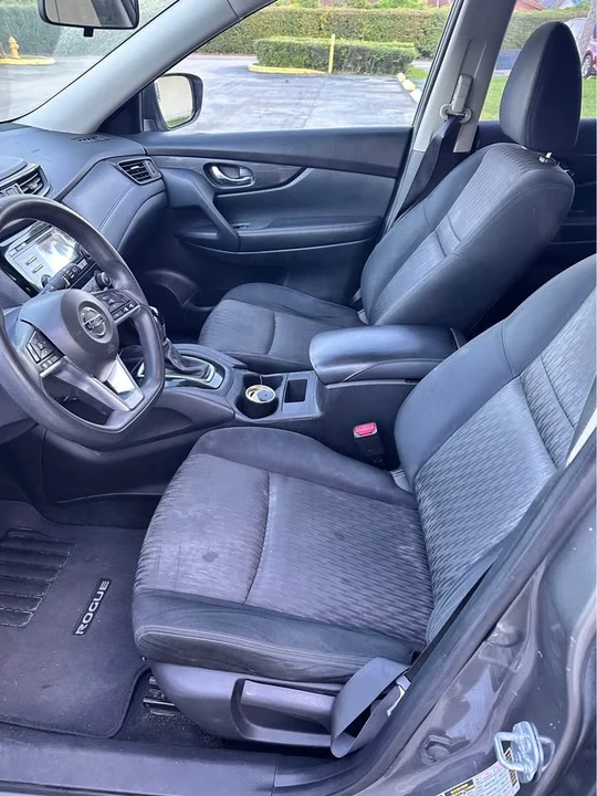 2017 Nissan Rogue - Image 6 of 13