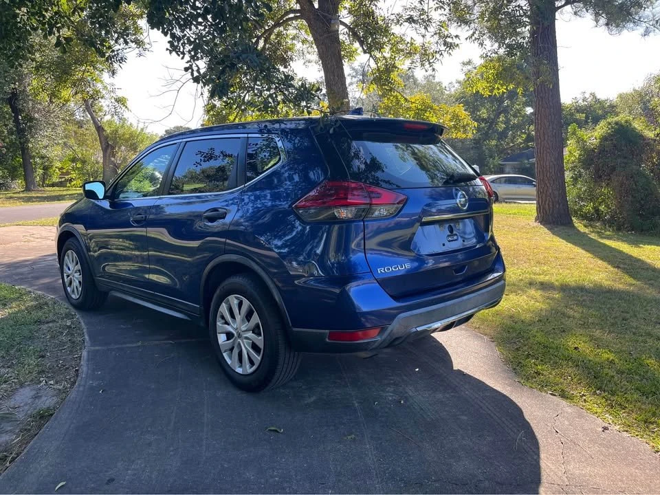 2017 Nissan Rogue - Image 5 of 15
