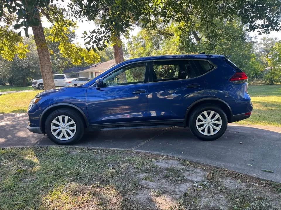 2017 Nissan Rogue - Image 4 of 15