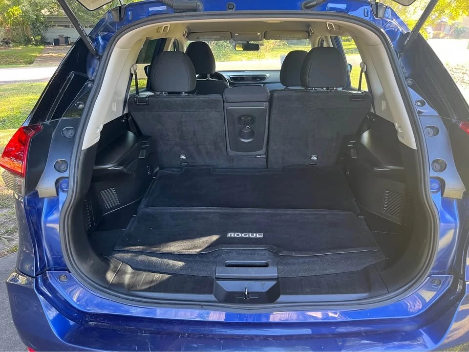 2017 Nissan Rogue - Image 11 of 15