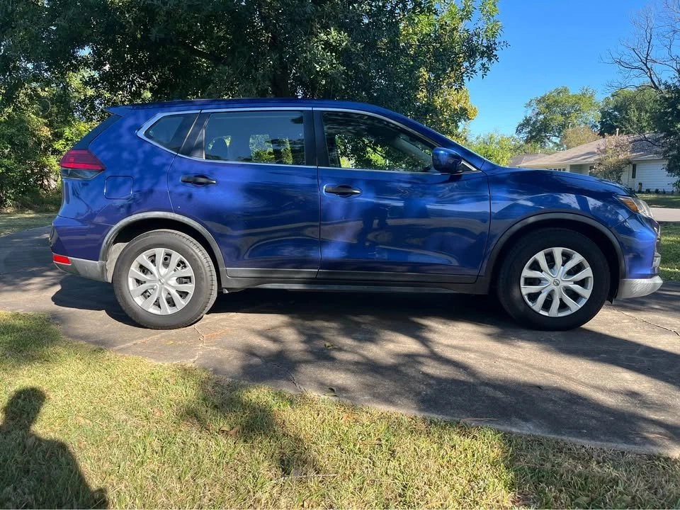 2017 Nissan Rogue - Image 8 of 15