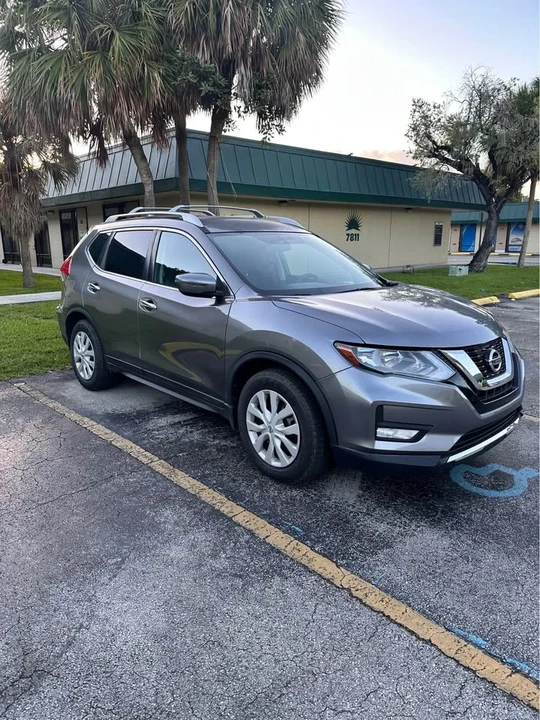 2017 Nissan Rogue - Image 3 of 13