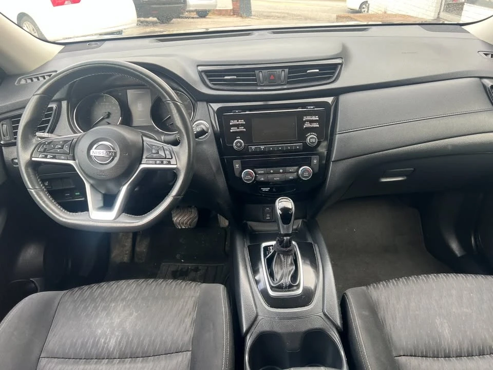 2017 Nissan Rogue - Image 8 of 12