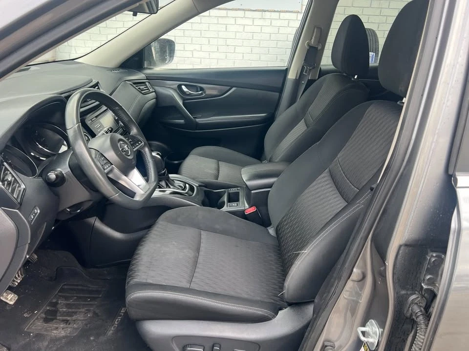 2017 Nissan Rogue - Image 5 of 12