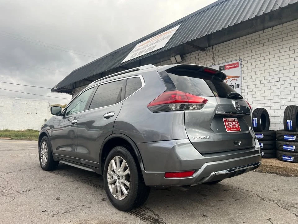 2017 Nissan Rogue - Image 4 of 12