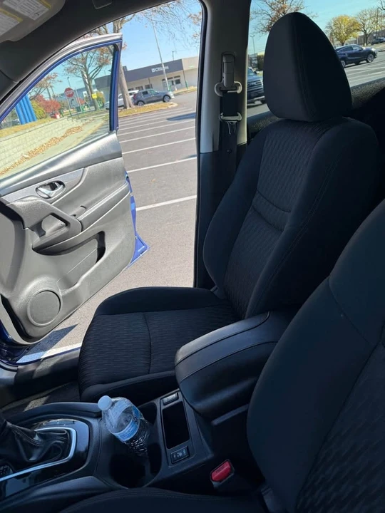2017 Nissan Rogue - Image 14 of 15