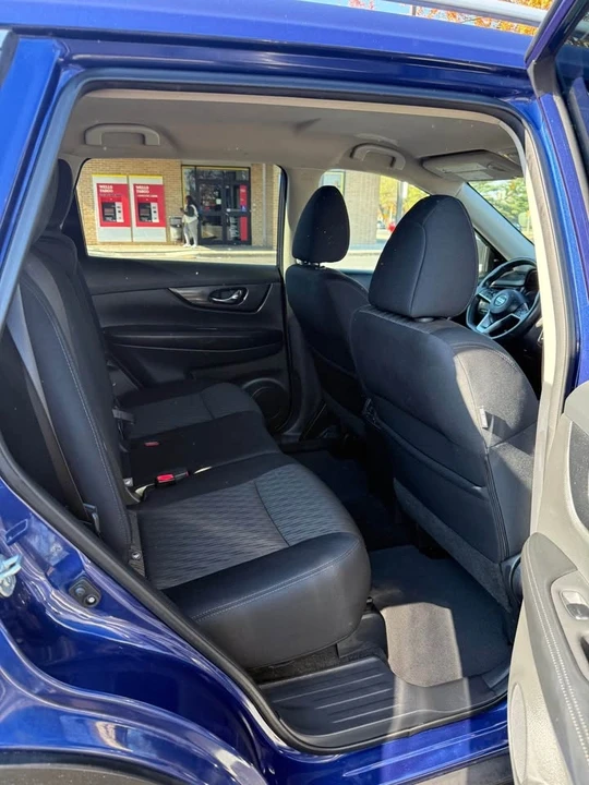 2017 Nissan Rogue - Image 7 of 15