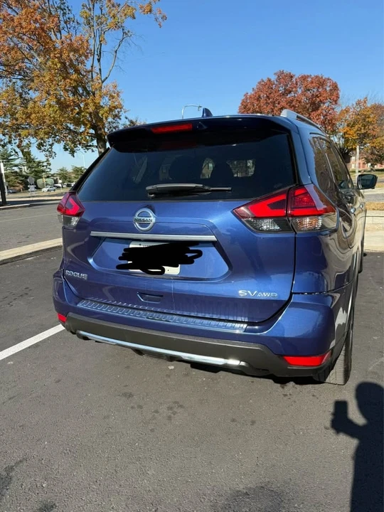 2017 Nissan Rogue - Image 6 of 15