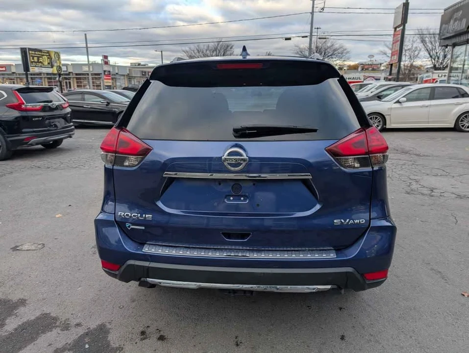 2017 Nissan Rogue - Image 10 of 19