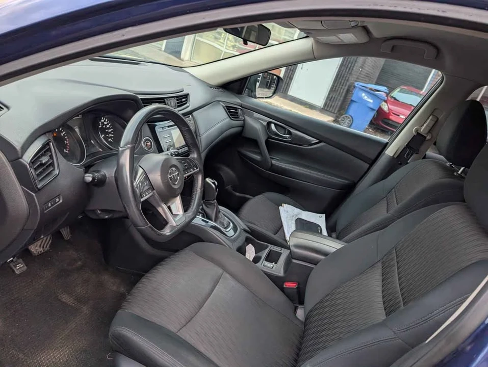 2017 Nissan Rogue - Image 7 of 19