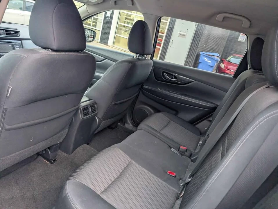 2017 Nissan Rogue - Image 13 of 19