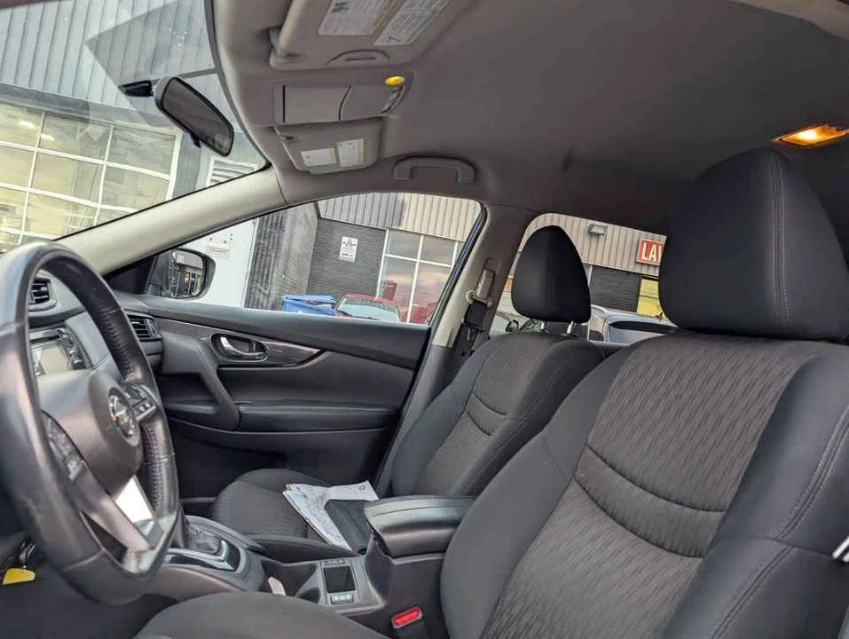 2017 Nissan Rogue - Image 14 of 19