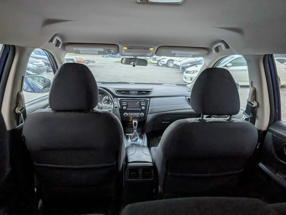 2017 Nissan Rogue - Image 4 of 19