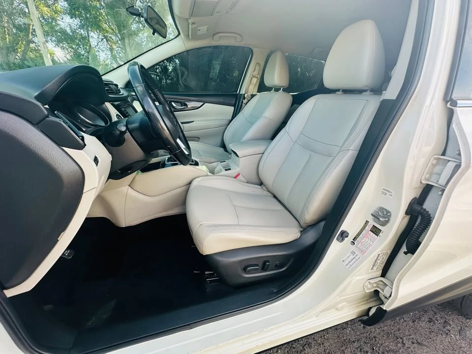 2017 Nissan Rogue - Image 5 of 7