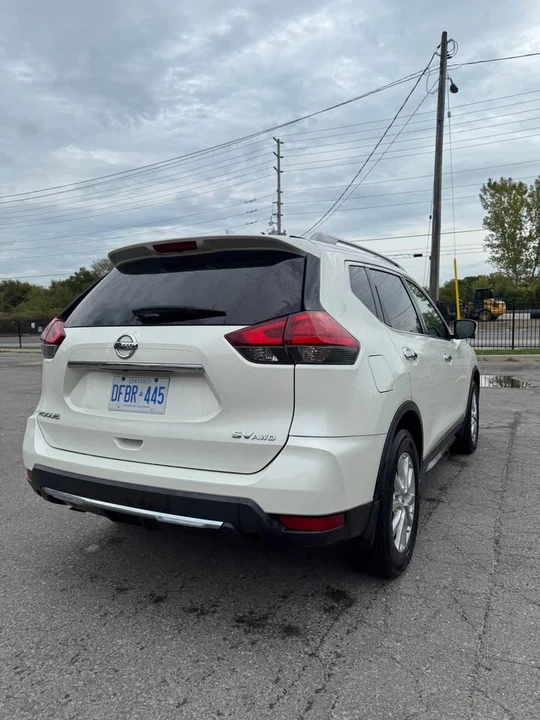 2017 Nissan Rogue - Image 4 of 13
