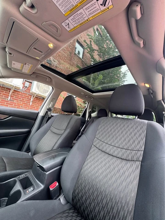 2017 Nissan Rogue - Image 9 of 13