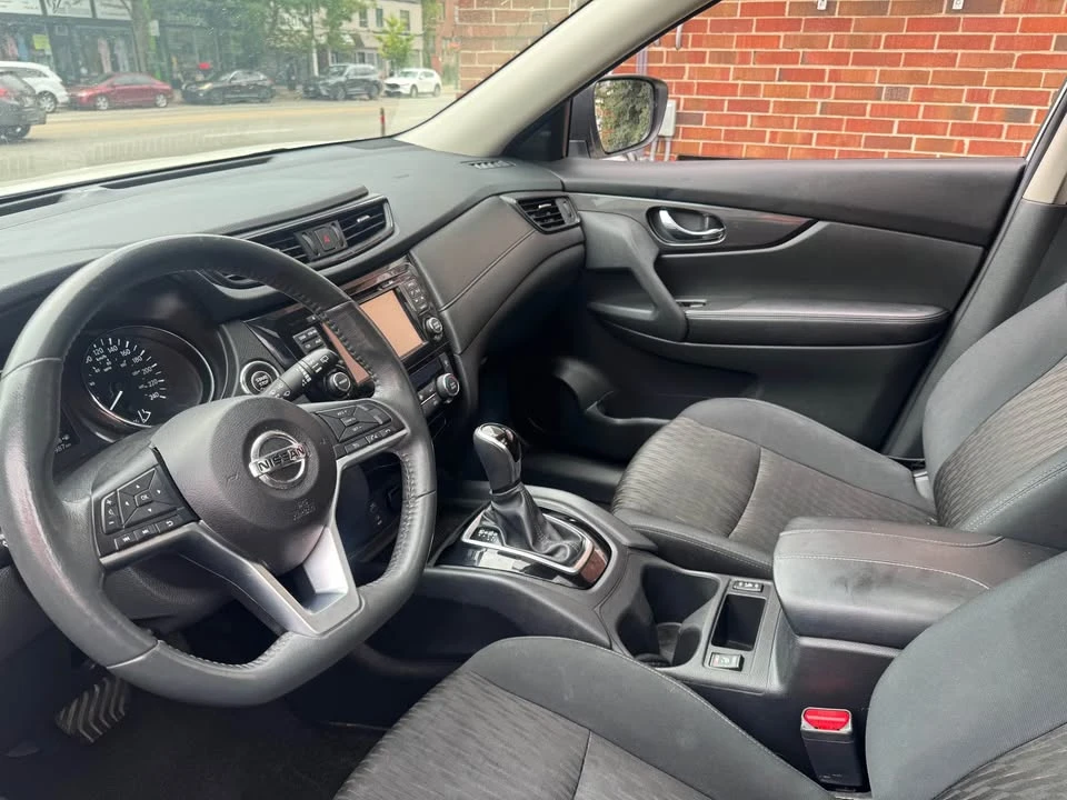 2017 Nissan Rogue - Image 12 of 13