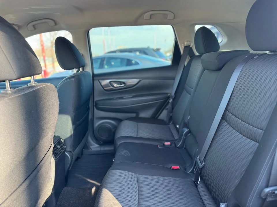 2017 Nissan Rogue - Image 12 of 20
