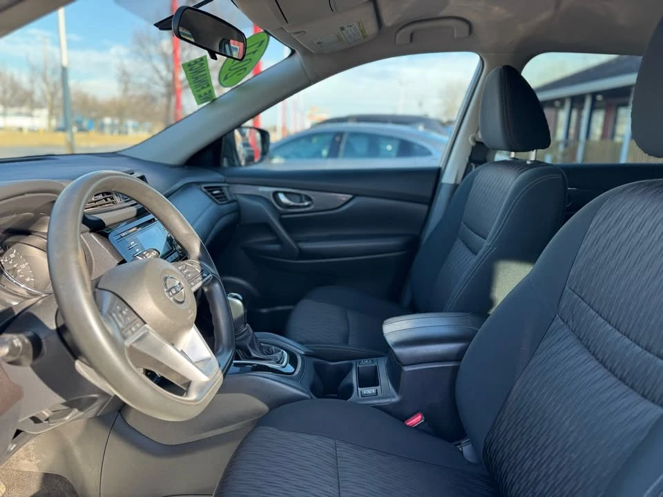 2017 Nissan Rogue - Image 15 of 20