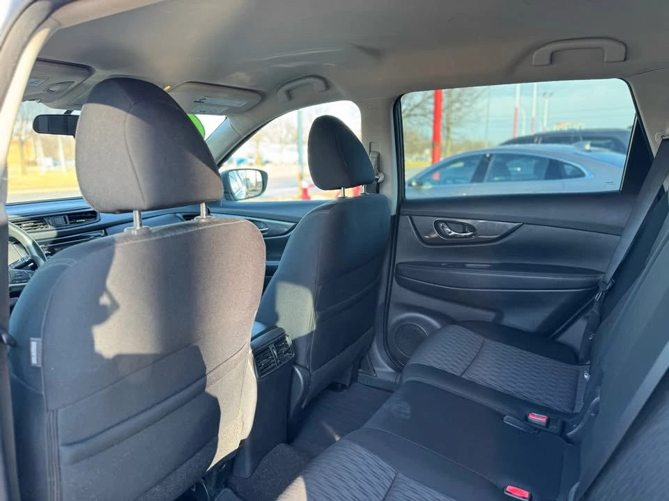 2017 Nissan Rogue - Image 14 of 20