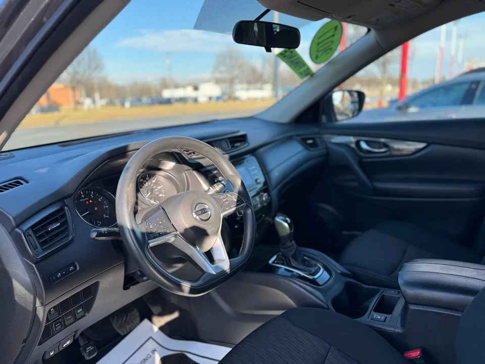 2017 Nissan Rogue - Image 17 of 20