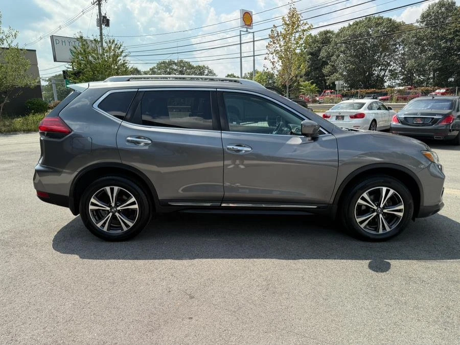 2017 Nissan Rogue - Image 7 of 19