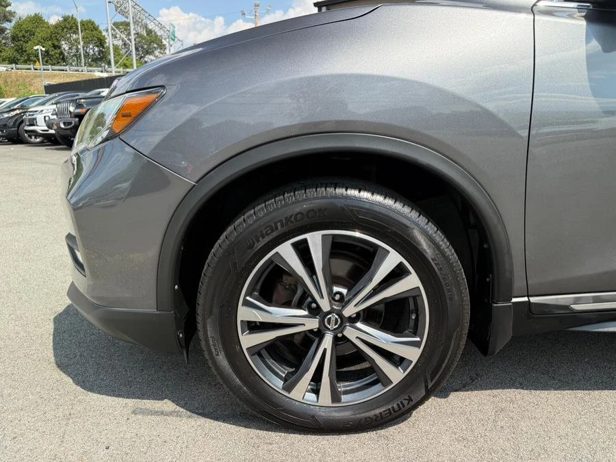 2017 Nissan Rogue - Image 2 of 19