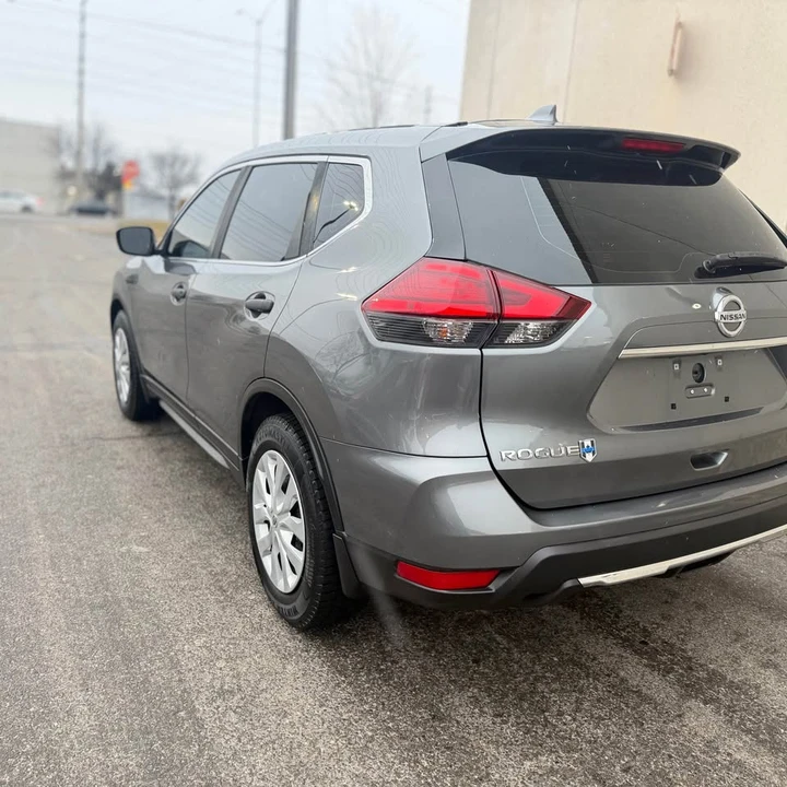 2017 Nissan Rogue - Image 5 of 14