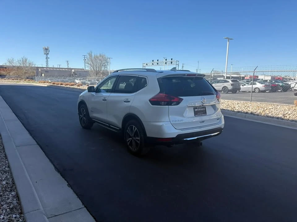 2017 Nissan Rogue - Image 7 of 13