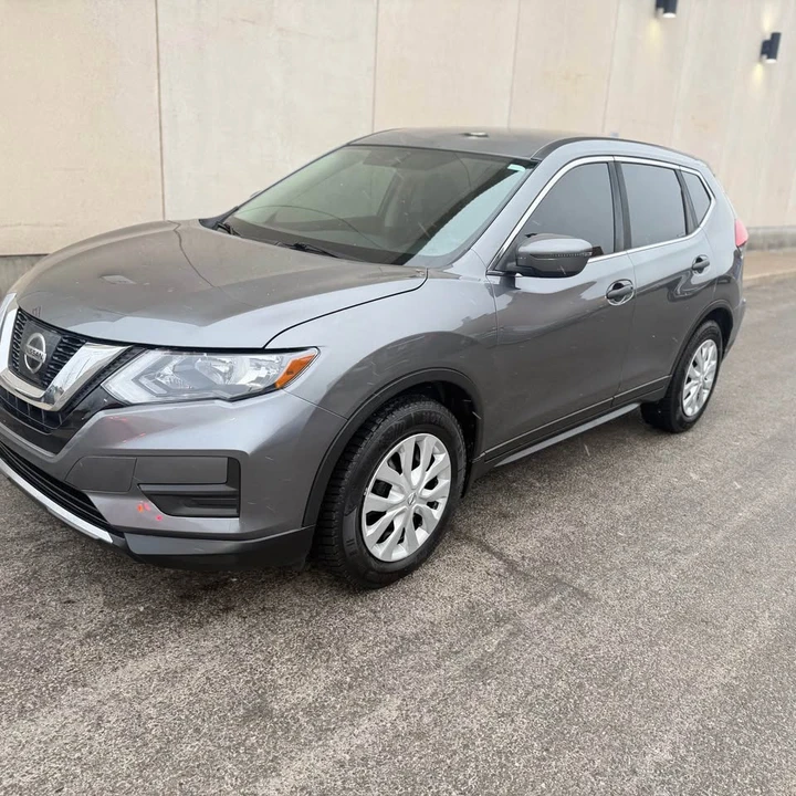2017 Nissan Rogue - Image 2 of 14