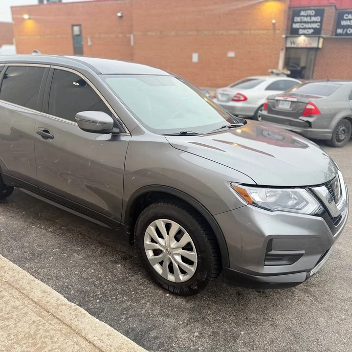 2017 Nissan Rogue - Image 7 of 14