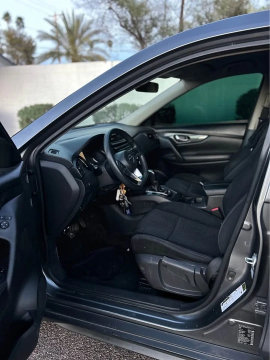 2017 Nissan Rogue - Image 11 of 16