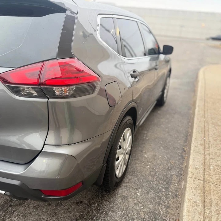 2017 Nissan Rogue - Image 6 of 14
